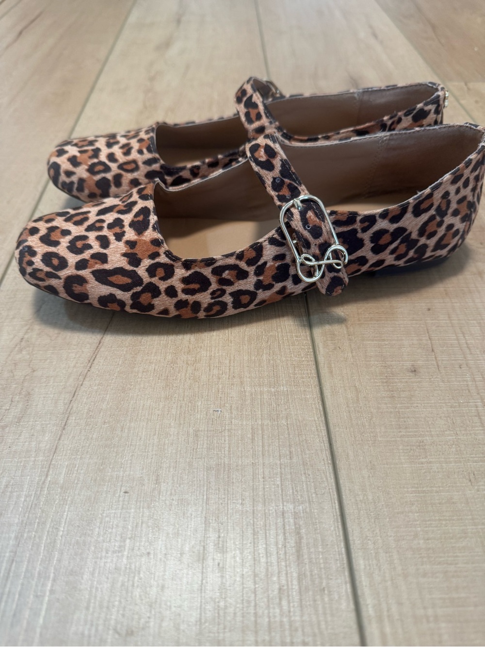 Sam & Libby Leopard Print Mary Jane Flats Size 8 EUC - Picture 3 of 8
